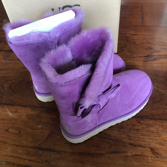 NIB UGG’s W Daelynn Bailey bow size7,8,10,11 - Picture 2 of 8